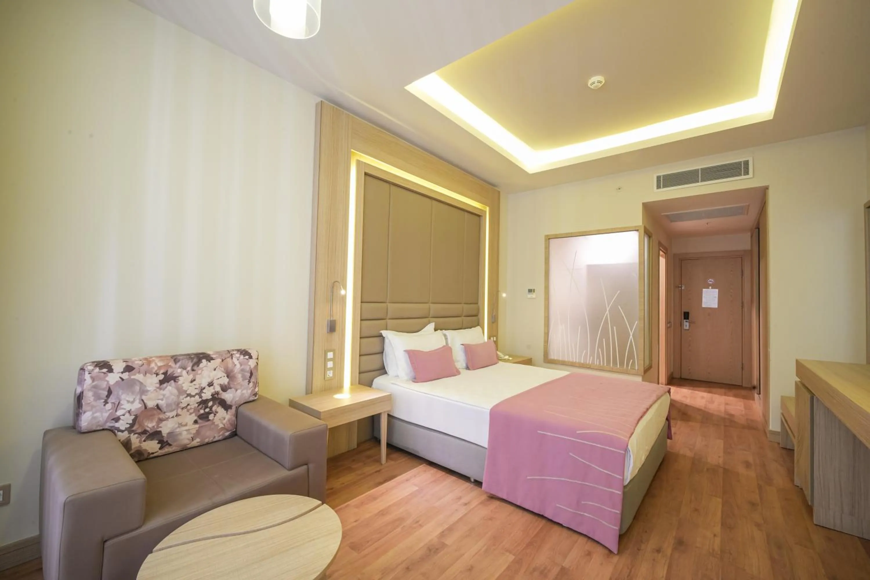 Photo of the whole room, Bed in Orka Lotus Beach