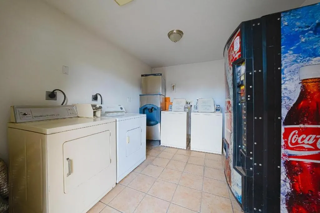 OYO Riverside Inn John Day OR