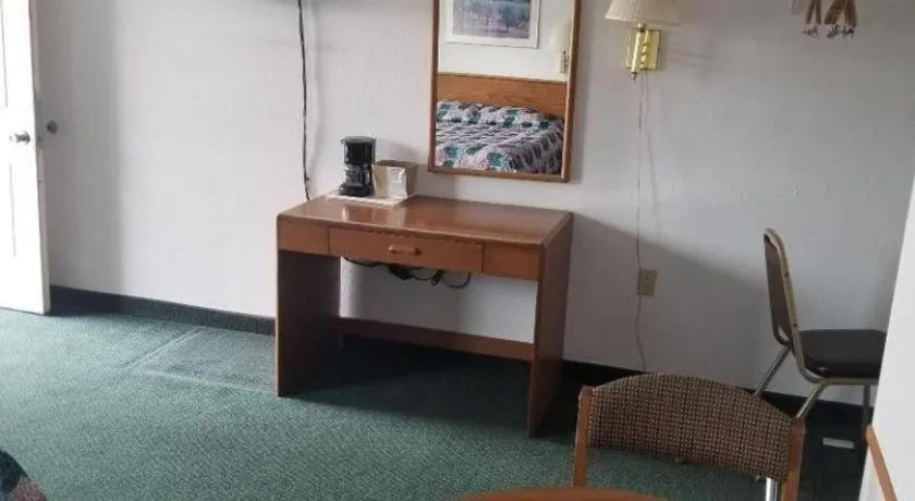 OYO Riverside Inn John Day OR