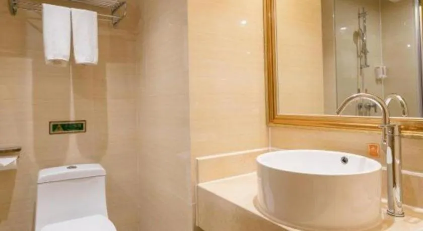 Vienna Hotel Guangdong Huizhou Lilin North Railway Station