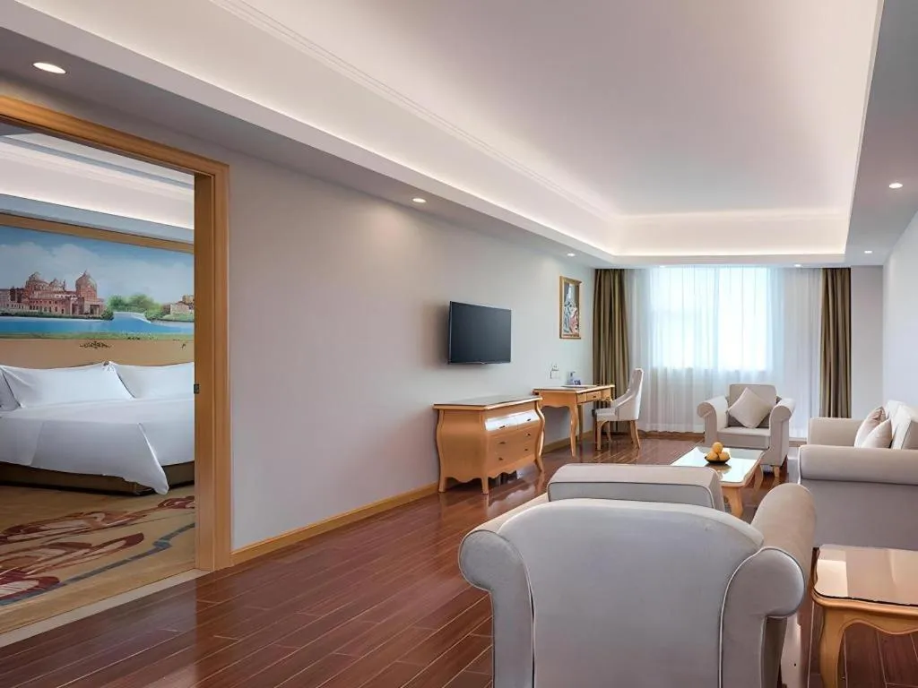 Vienna Hotel Guangdong Huizhou Lilin North Railway Station