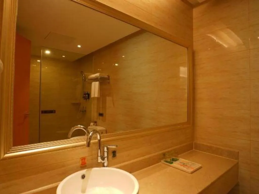 Vienna Hotel Guangdong Huizhou Lilin North Railway Station