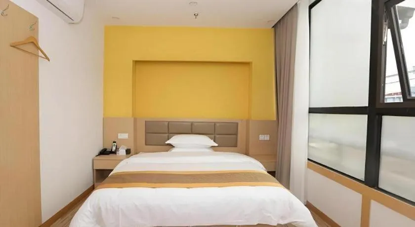 Bed in Shell Shanghai Jiading Nanxiang Town Minzhu Street Hotel