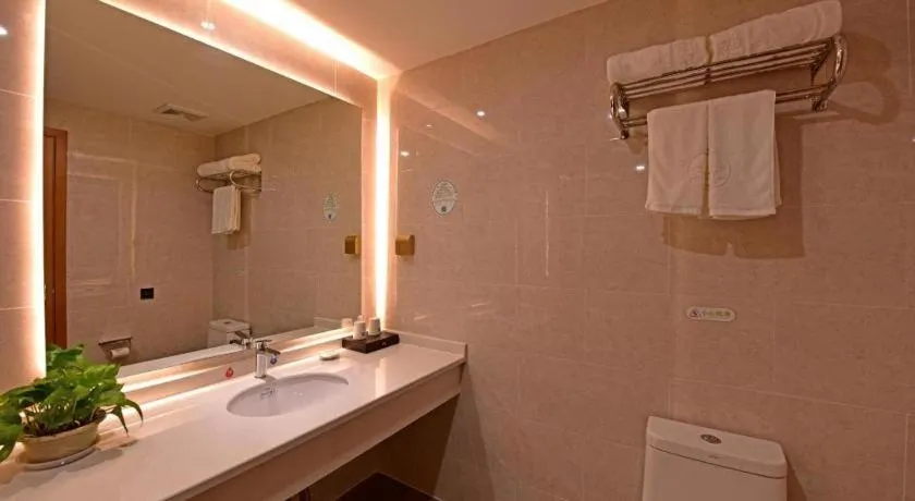 GreenTree Inn Tongxiang Chongfuzhen World Fur Center Branch