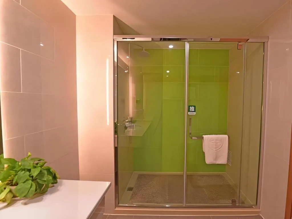 GreenTree Inn Tongxiang Chongfuzhen World Fur Center Branch