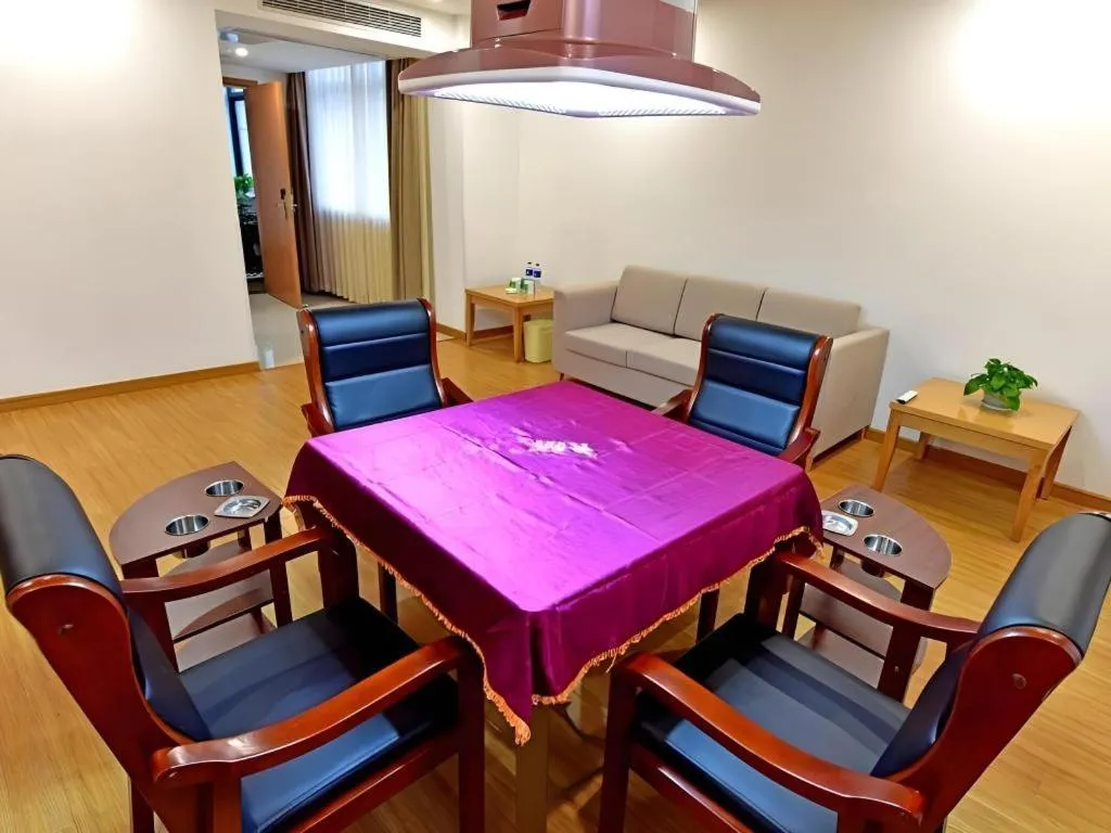 GreenTree Inn Tongxiang Chongfuzhen World Fur Center Branch