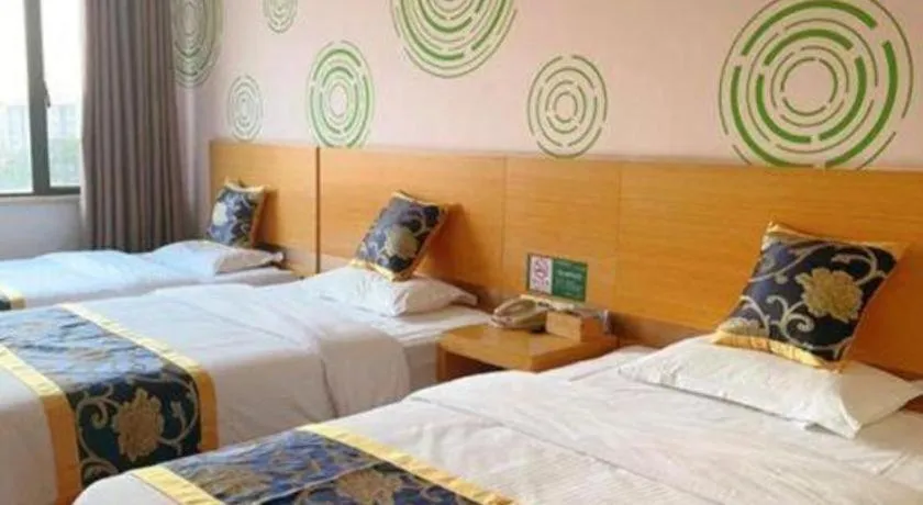 Bed in GreenTree Inn Shanghai Fengxian District Xiaotang Metro Station