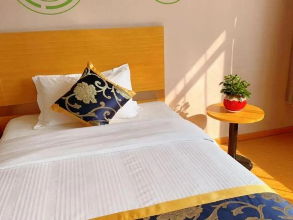 Bed in GreenTree Inn Shanghai Fengxian District Xiaotang Metro Station
