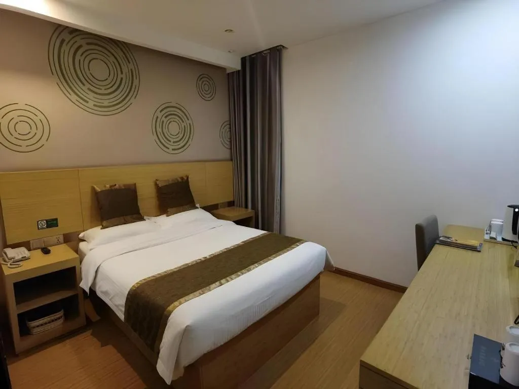 Bed in GreenTree Inn Shanghai Fengxian District Xiaotang Metro Station