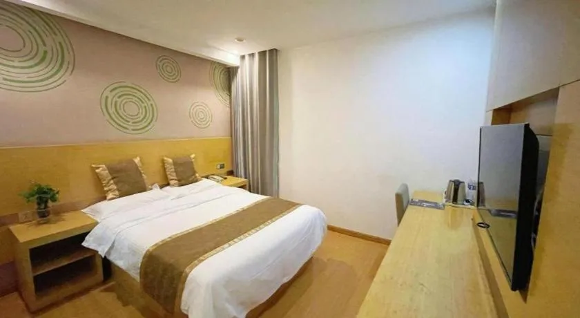 Bed in GreenTree Inn Shanghai Fengxian District Xiaotang Metro Station
