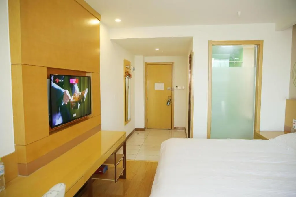 Bed in GreenTree Inn Binzhou Bus Station