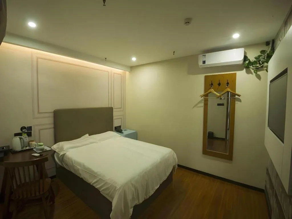 Bed in GreenTree Inn Binzhou Bus Station