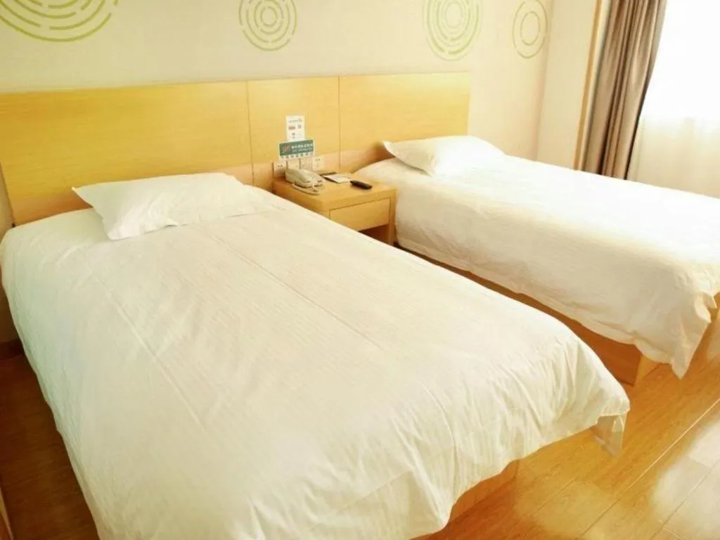 Bed in GreenTree Inn Binzhou Bus Station