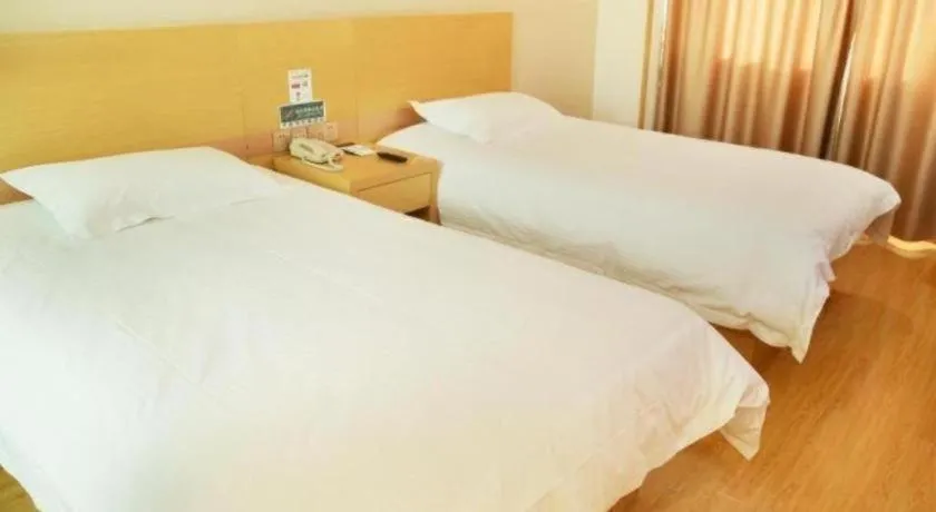 Bed in GreenTree Inn Binzhou Bus Station