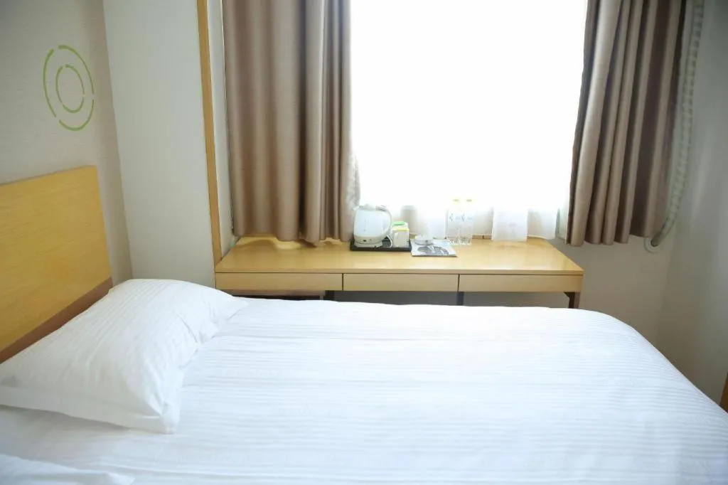 Bed in GreenTree Inn Binzhou Bus Station