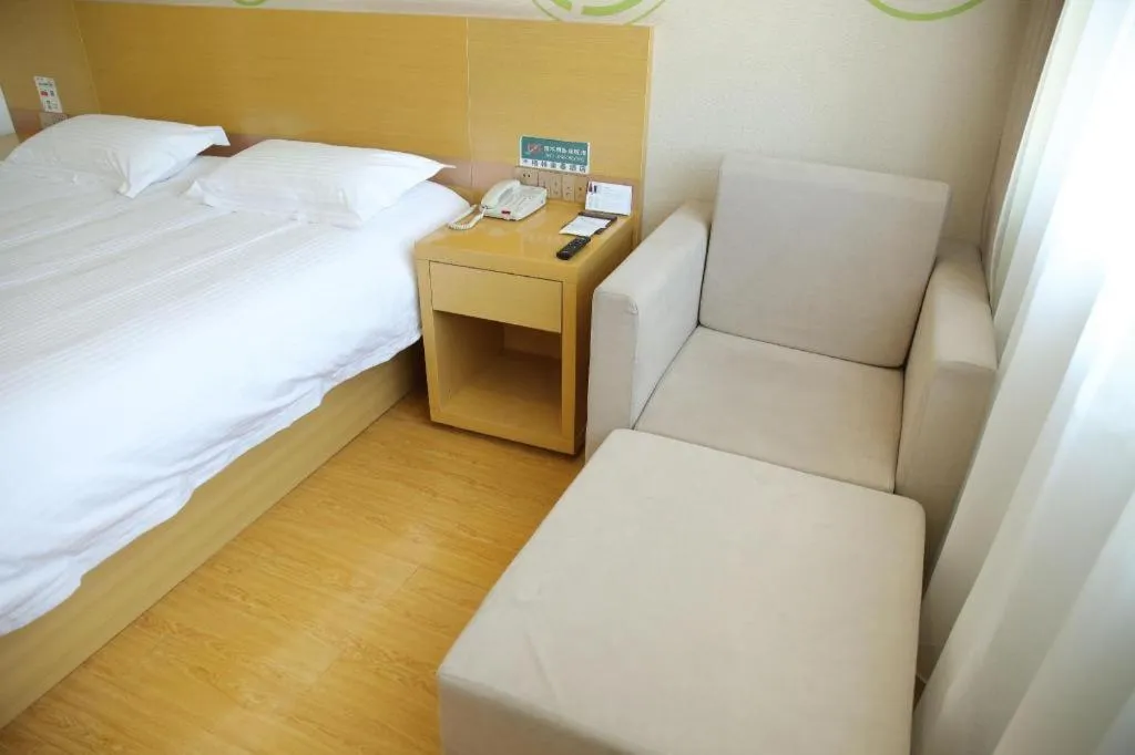 Bed in GreenTree Inn Binzhou Bus Station