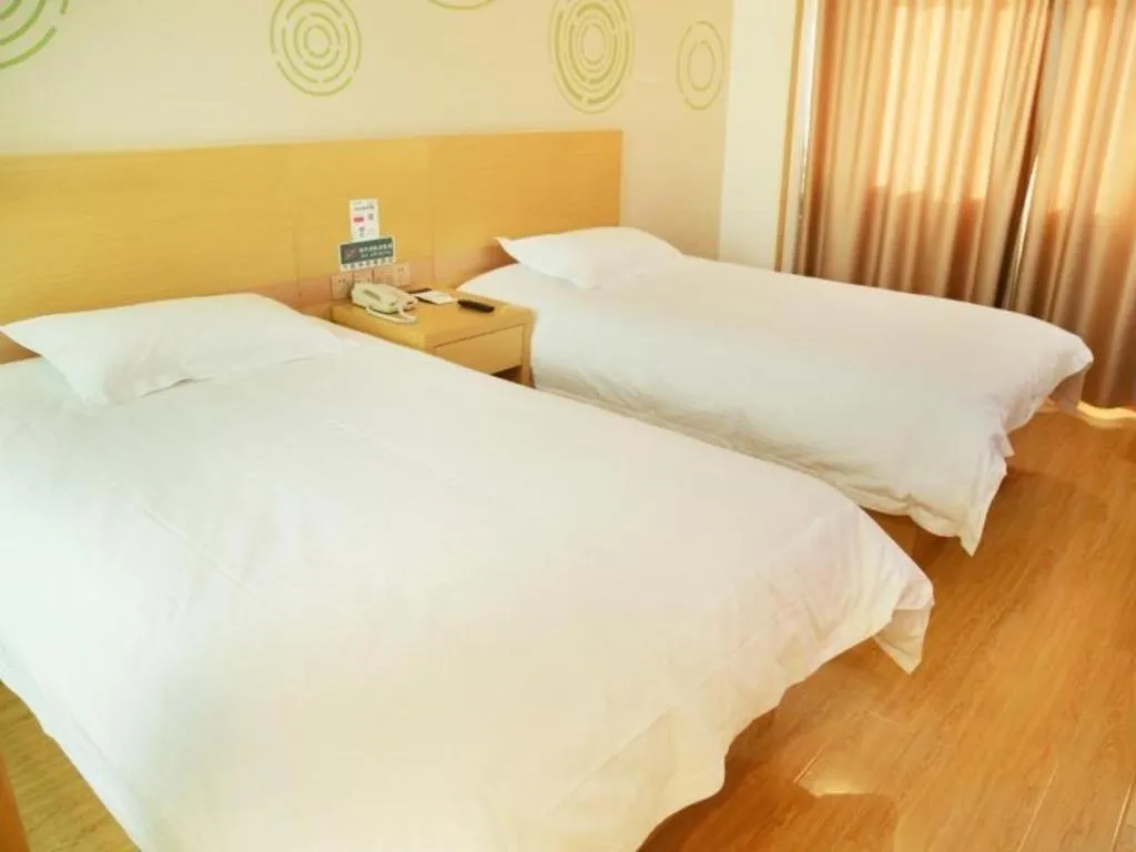 Bed in GreenTree Inn Binzhou Bus Station