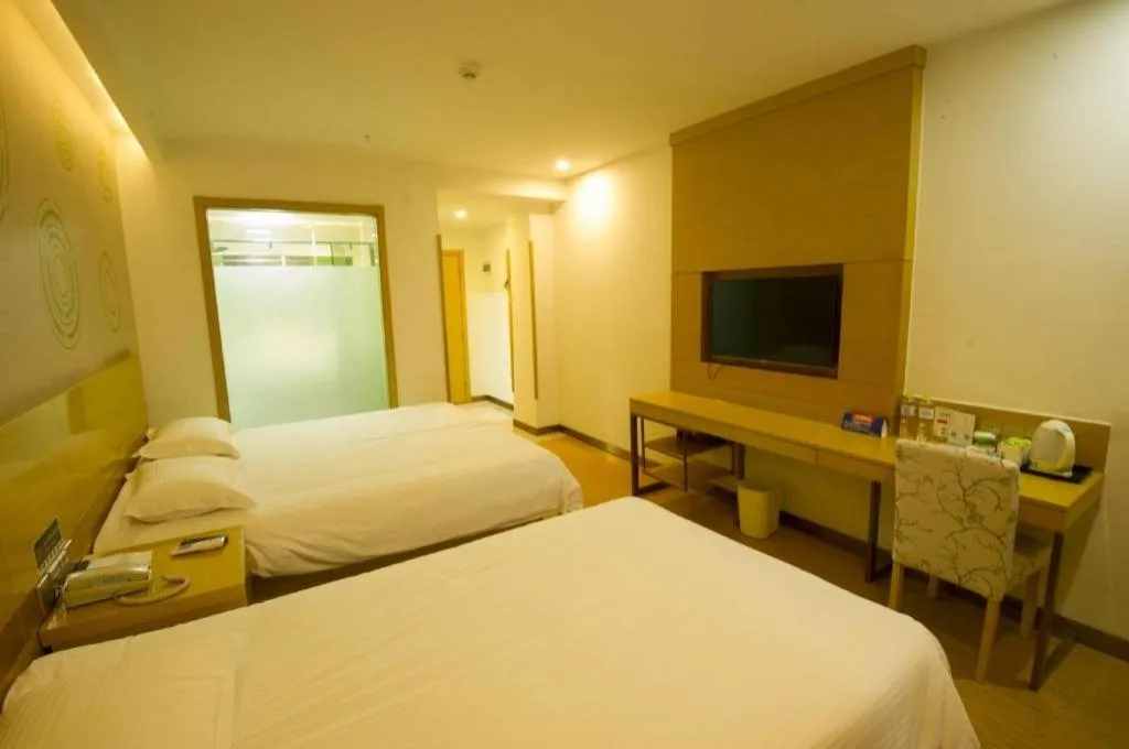 Bed in GreenTree Inn Binzhou Bus Station