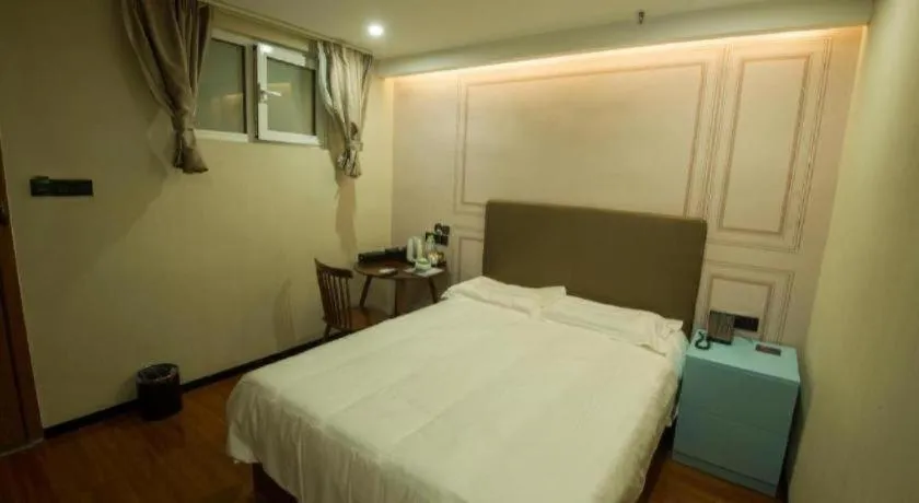 Bed in GreenTree Inn Binzhou Bus Station