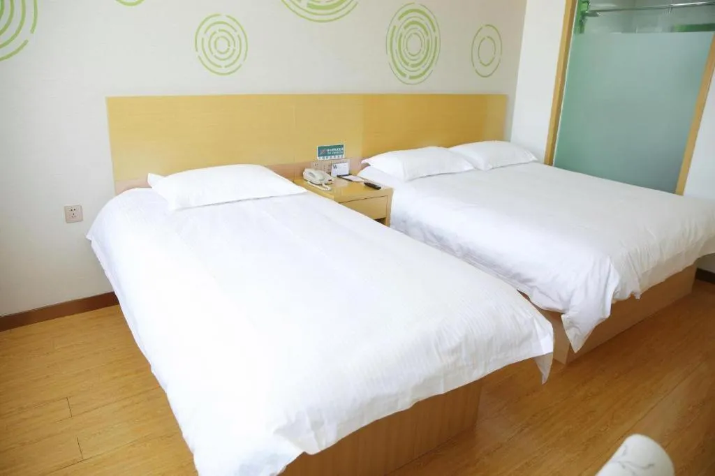 Bed in GreenTree Inn Binzhou Bus Station