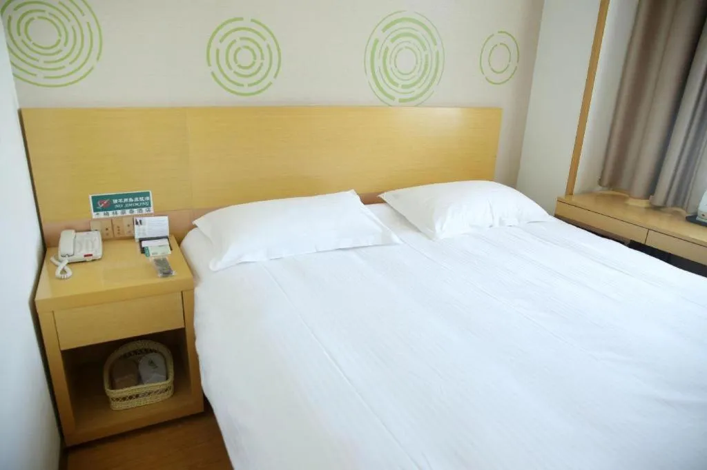 Bed in GreenTree Inn Binzhou Bus Station