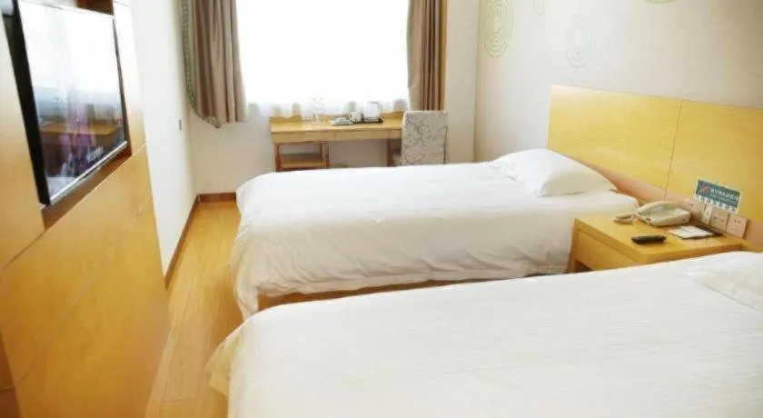 Bed in GreenTree Inn Binzhou Bus Station