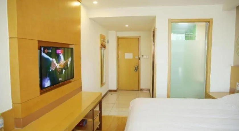 Bed in GreenTree Inn Binzhou Bus Station