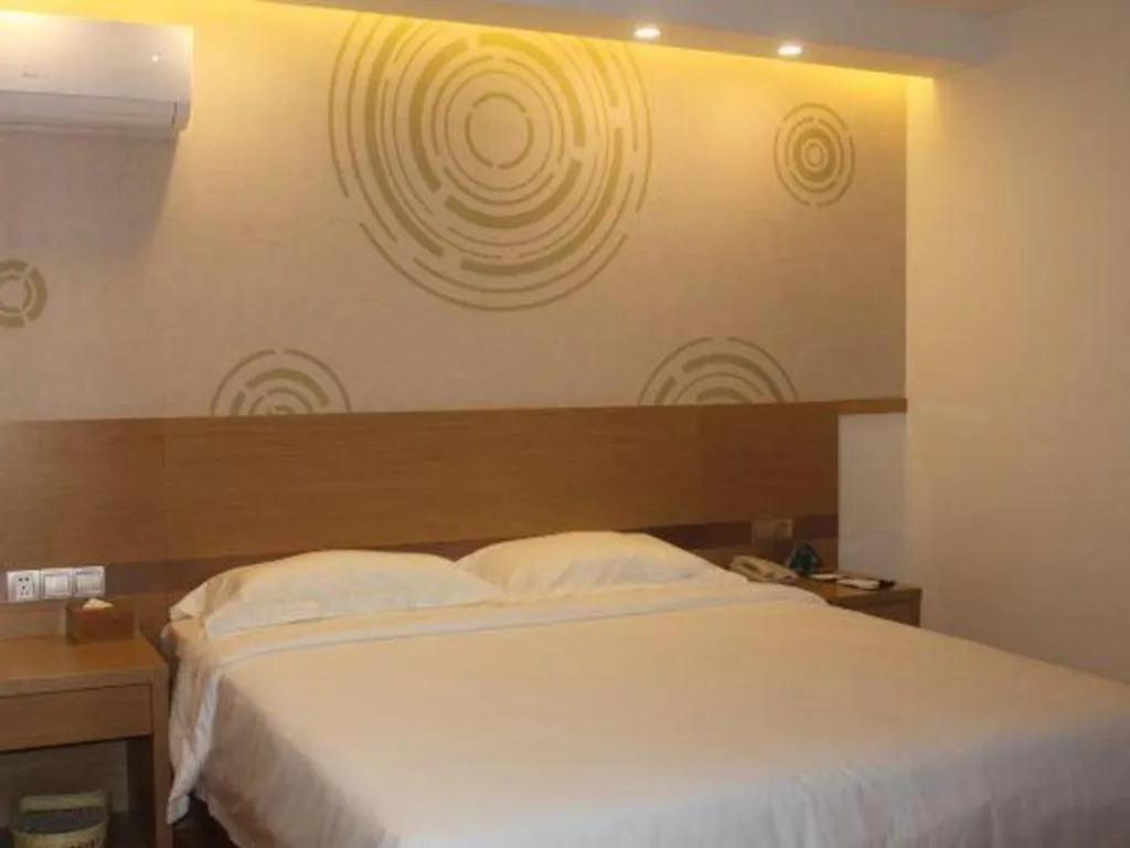 Bed in GreenTree Inn Jingjiang Xieqiao Town Xinhua Road