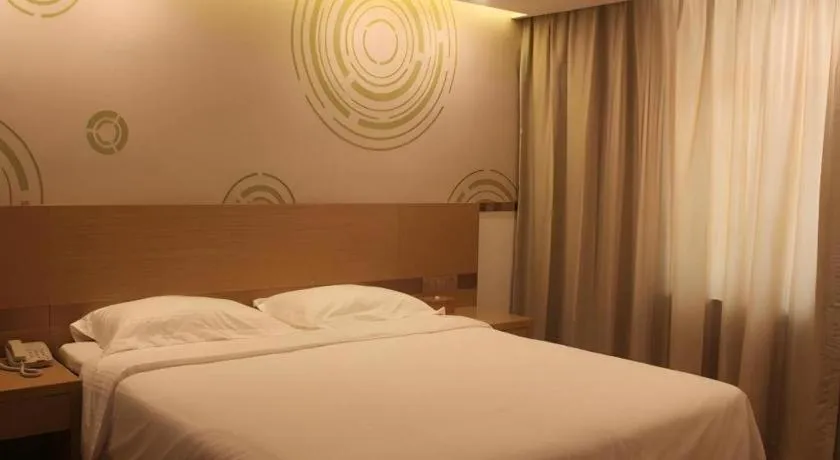 Bed in GreenTree Inn Jingjiang Xieqiao Town Xinhua Road