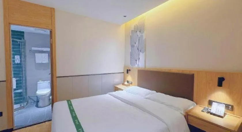 Bed in GreenTree Inn Nanjing Baijiahu