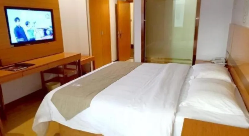 GreenTree Inn Fuyang Technician College