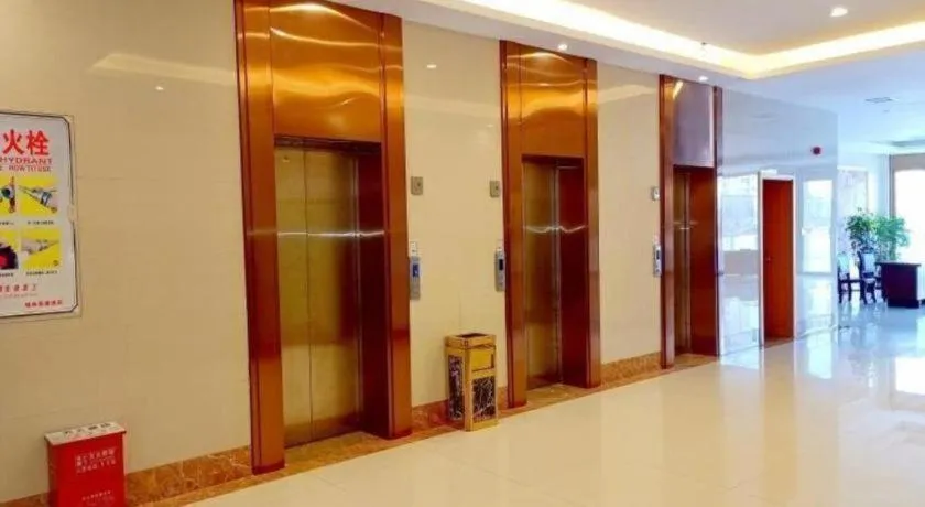 GreenTree Inn Fuyang Technician College