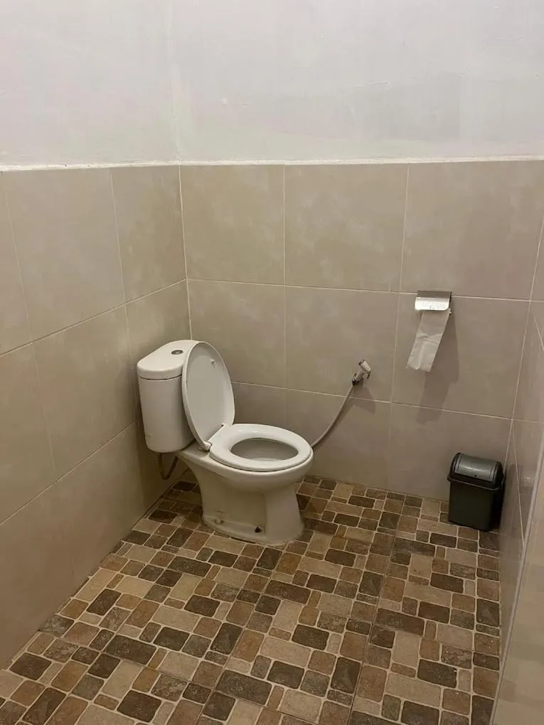 Bathroom in Tangkoko Macaca