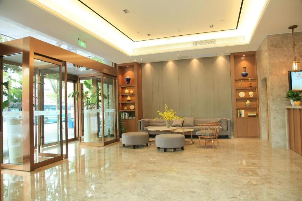 Home Inn Plus Shanghai Middle Ring Jinshajiang Road Fengzhuang Metro Station