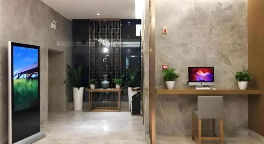 Home Inn Plus Shanghai Middle Ring Jinshajiang Road Fengzhuang Metro Station