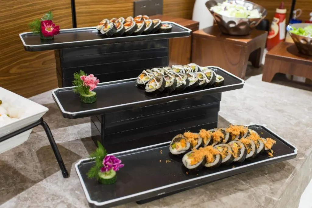 Yitel Collection Shenyang Hunnan Olympic Sports Center Caixia Street Metro Station