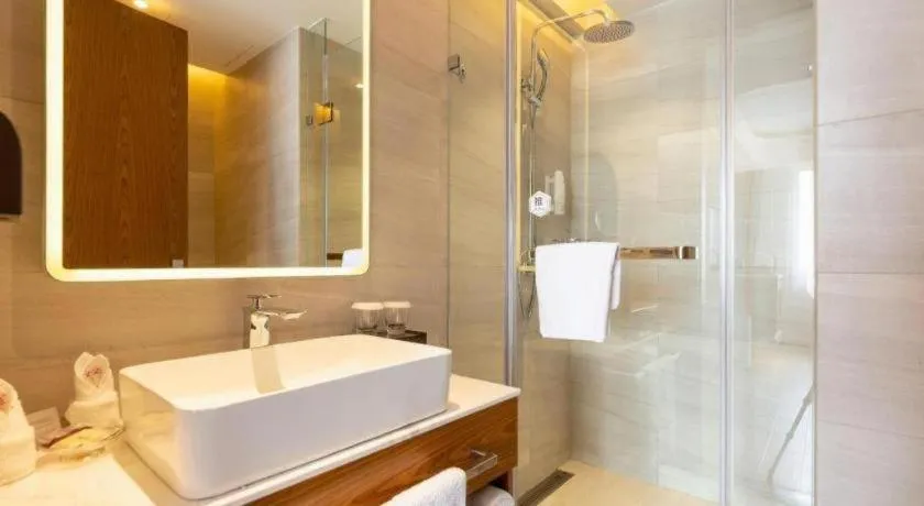 Yitel Collection Shenyang Hunnan Olympic Sports Center Caixia Street Metro Station