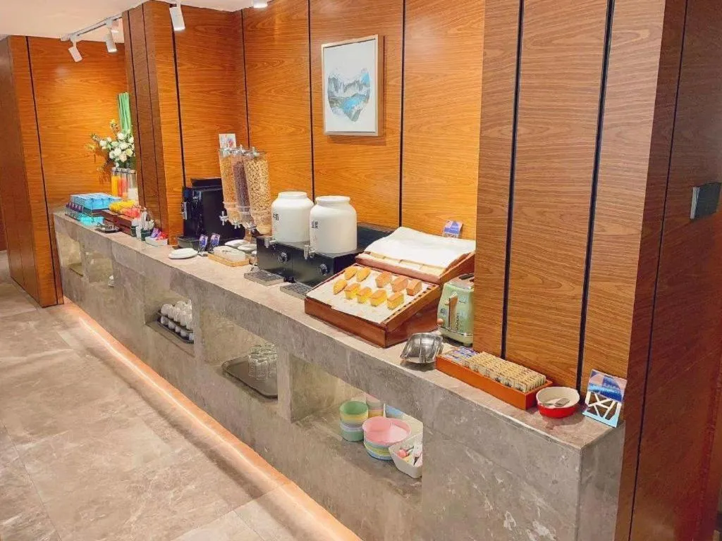 Yitel Collection Shenyang Hunnan Olympic Sports Center Caixia Street Metro Station