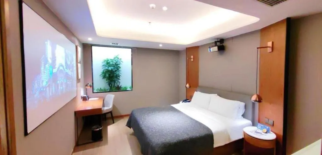 Bed in Yitel Collection Shenyang North Railway Station Metro Station