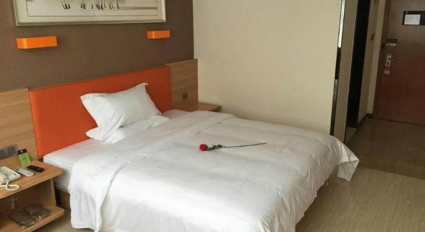 Bed in 7 Days Premium Lintao City Golden Street Shopping Plaza Branch