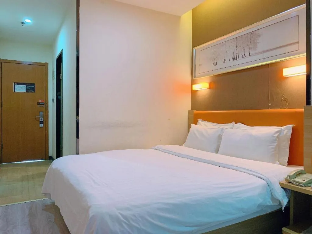 Bed in 7 Days Premium Lintao City Golden Street Shopping Plaza Branch
