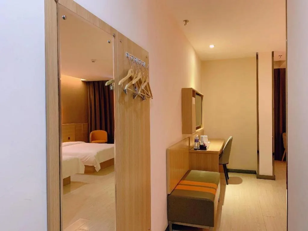 Bed in 7 Days Premium Lintao City Golden Street Shopping Plaza Branch