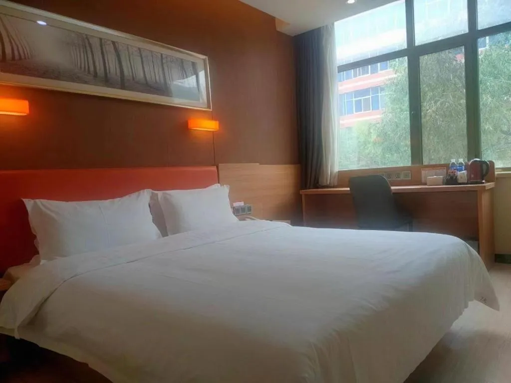 Bed in 7 Days Premium Lintao City Golden Street Shopping Plaza Branch