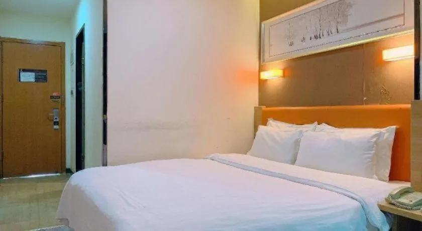 Bed in 7 Days Premium Lintao City Golden Street Shopping Plaza Branch