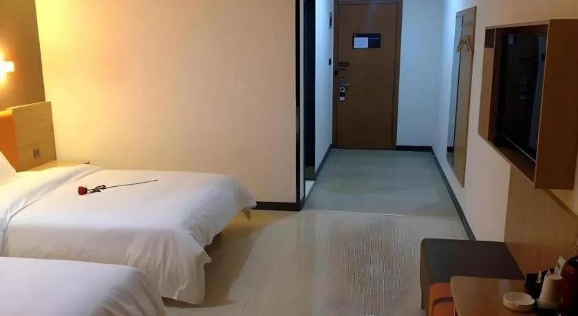 Bed in 7 Days Premium Lintao City Golden Street Shopping Plaza Branch