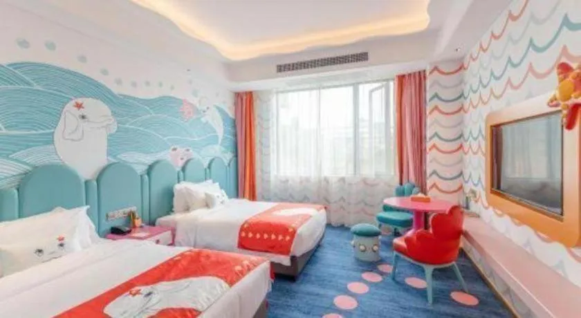 Bed in Dolphin Bay Hotel