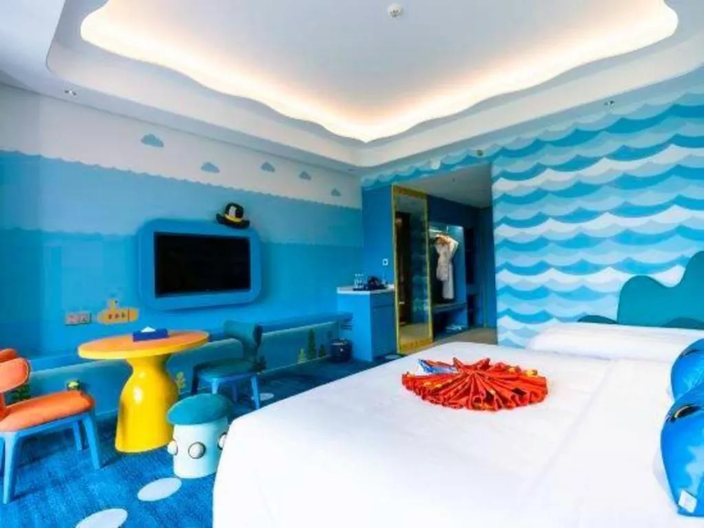 Bed in Dolphin Bay Hotel