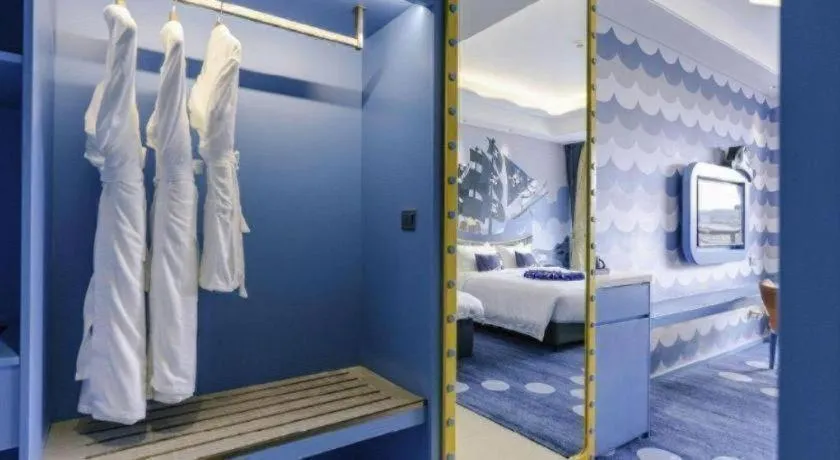 Bed in Dolphin Bay Hotel