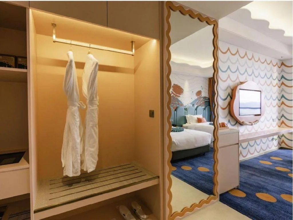 Bed in Dolphin Bay Hotel