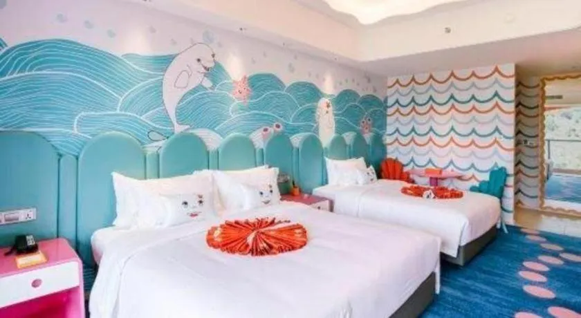 Bed in Dolphin Bay Hotel